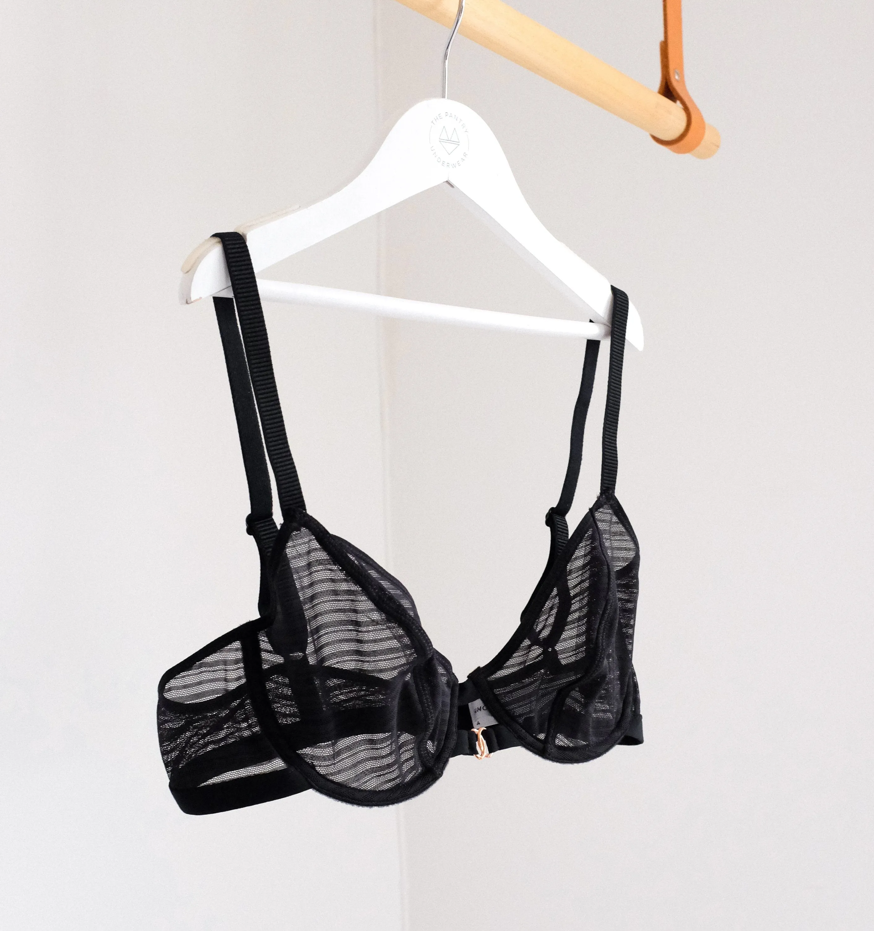 Line mesh balconette [Black]