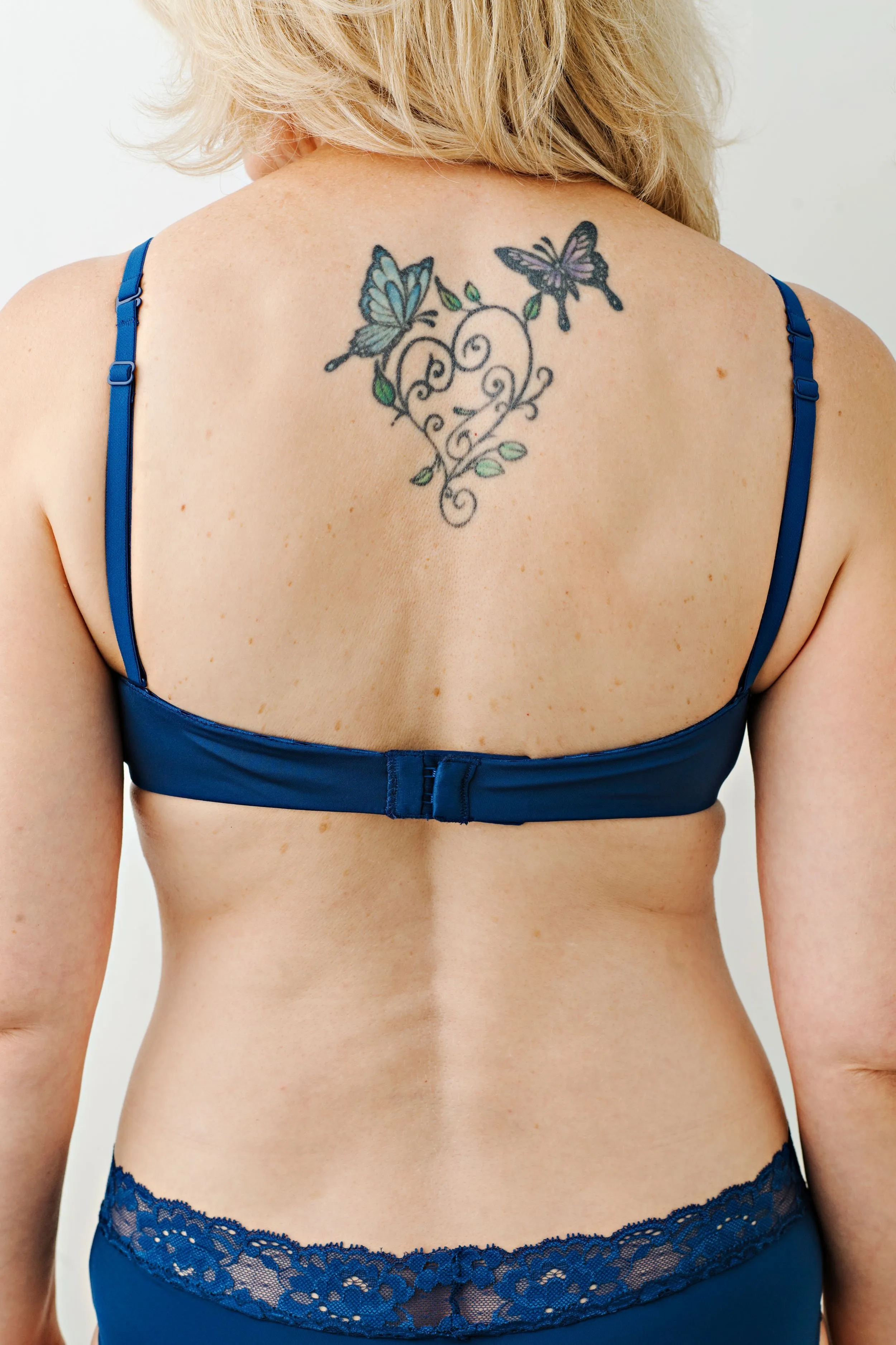 Peyton Light Push-Up Plunge Convertible Bra in Navy Peony ( Final Sale)