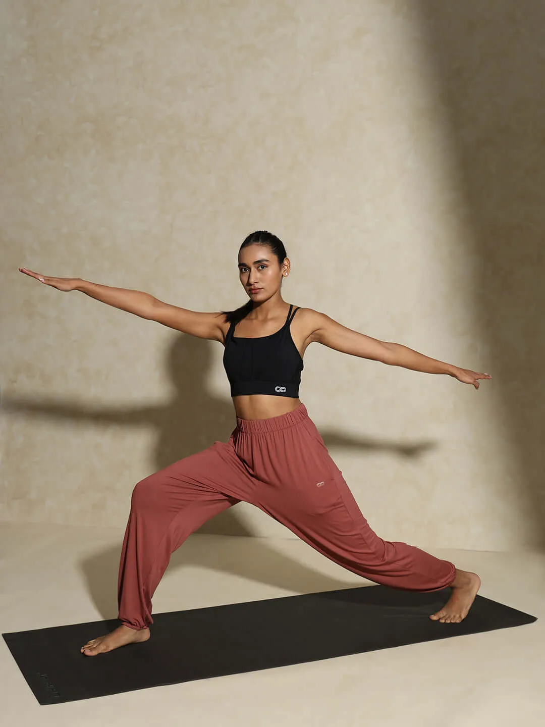 Yogini Stretch Pants Marsala