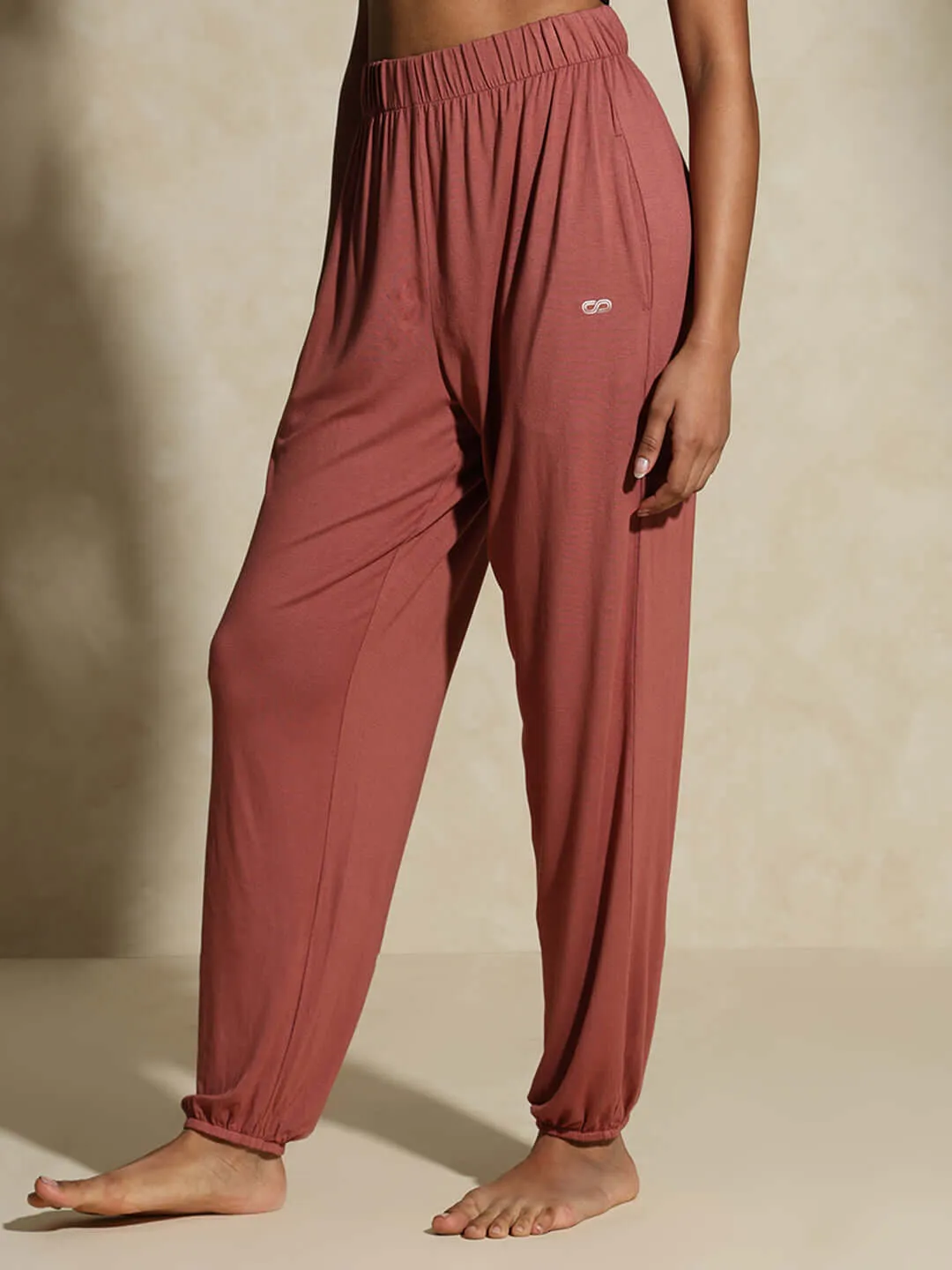 Yogini Stretch Pants Marsala