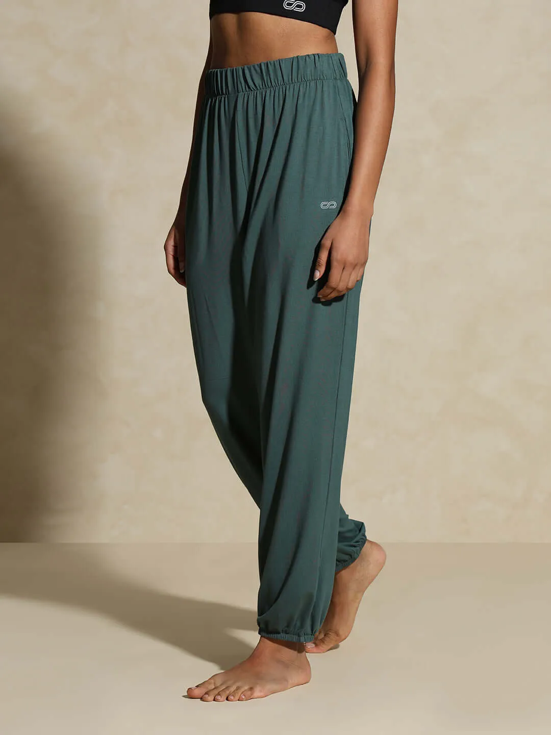 Yogini Stretch Pants Pine Green